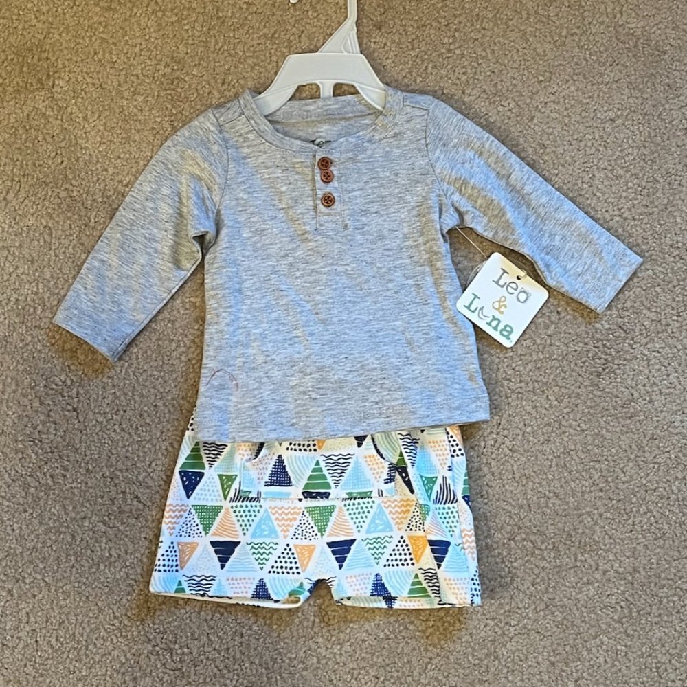 NWT 6-9mo Leo & Luna boy 2-piece outfit, gray long sleeve top & shorts